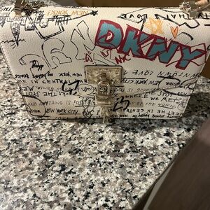 DKNY Elissa Large Shoulder Bag/Crossbody